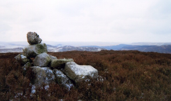 Photo: Small cairns, Carn Gafallt.